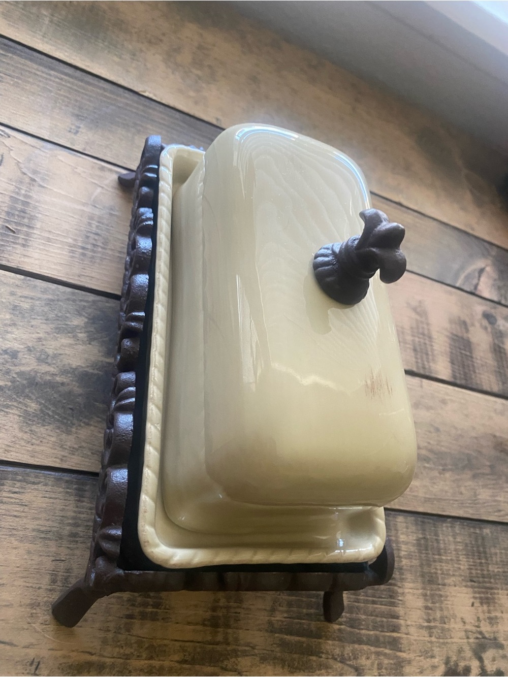 Artimino Tuscan Butter Dish Countryside Sienna Green Metal Stand Earthenware